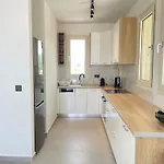 Anastasia Villa *