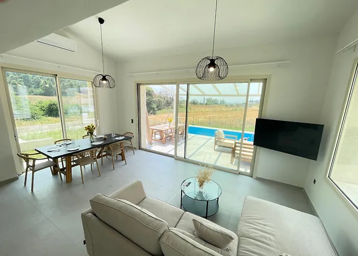 Anastasia Villa *